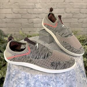 Speedo “Surfstrider” Black/Gray/Pink Stretch Knit Water Shoes WMS 7-8☀️NWOT